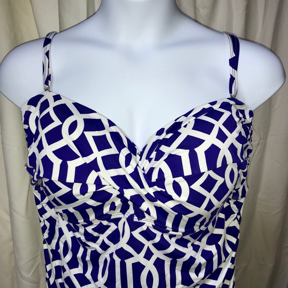 NWOT Liz Claiborne Tankini Swimtop, Size 22W